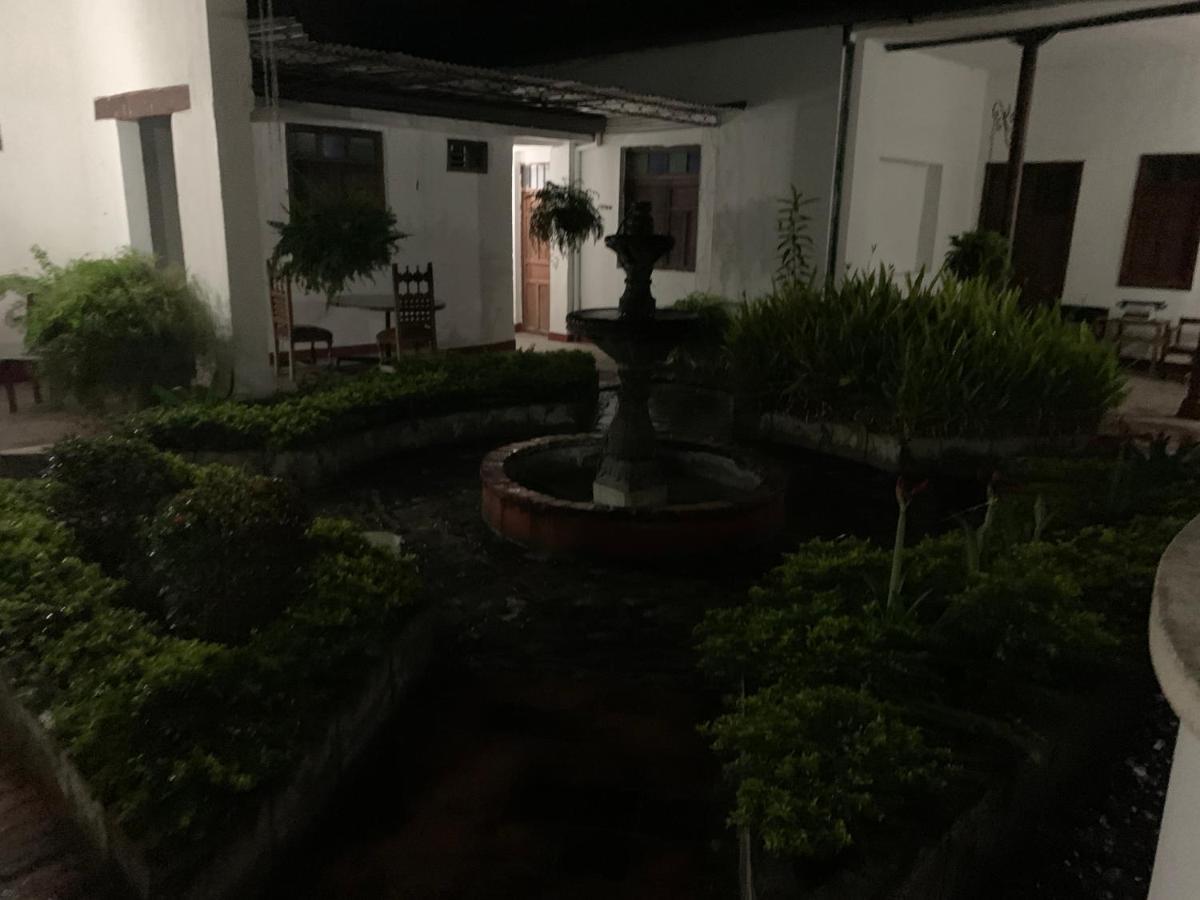 Hotel Casa Antigua Buga Extérieur photo